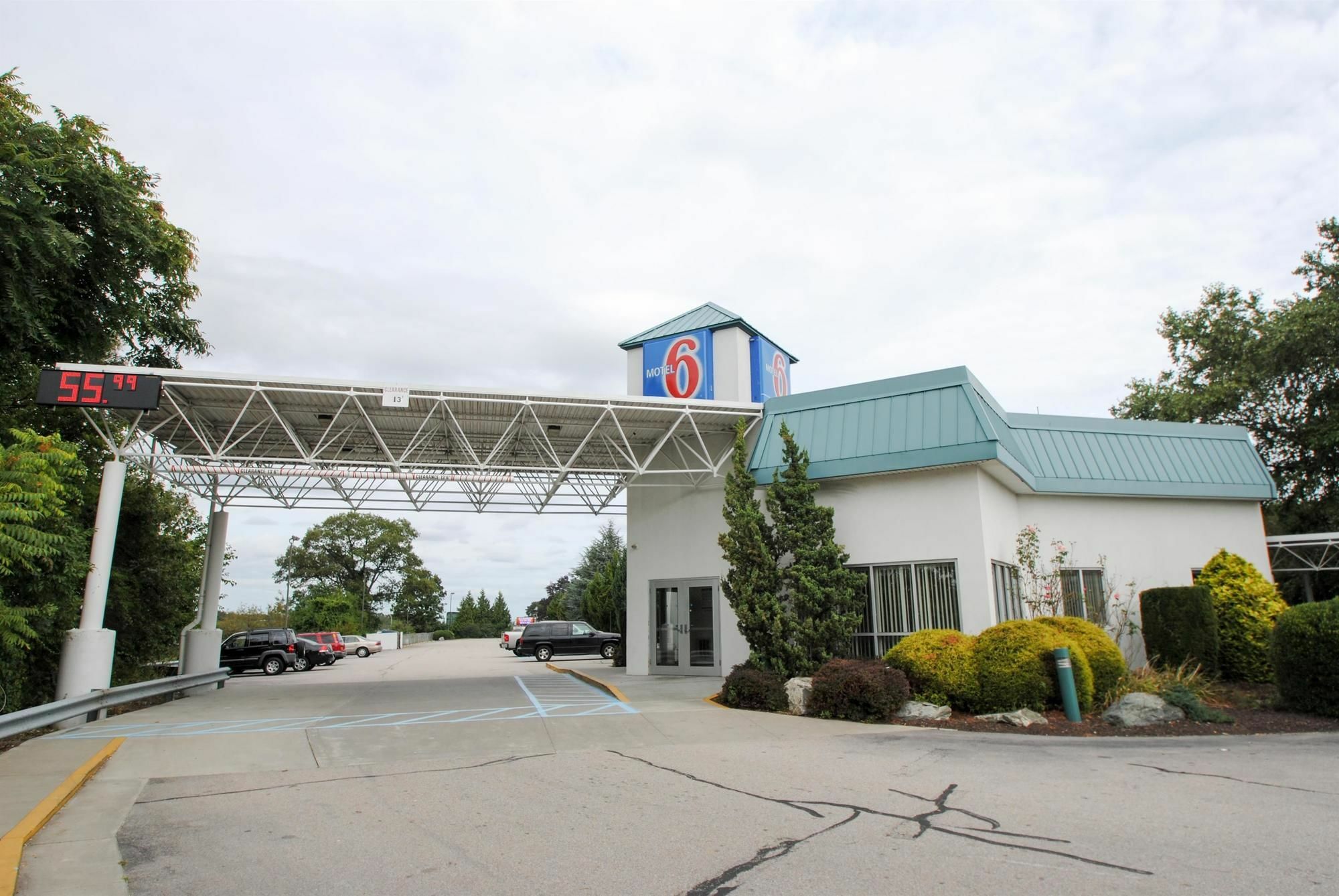 Motel 6-Warwick, Ri - Providence Airport - I-95 Bagian luar foto